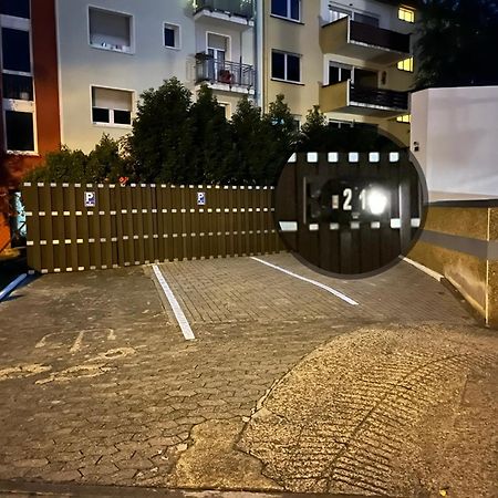Living At Saarpartments -Adults Only- 2 Bedroom, Netflix - Business & Holiday Apartments For Long- And Short Term Stay, 3 Min To Train Station, Secure E-Bike Parking! Σααρμπρύκεν Εξωτερικό φωτογραφία