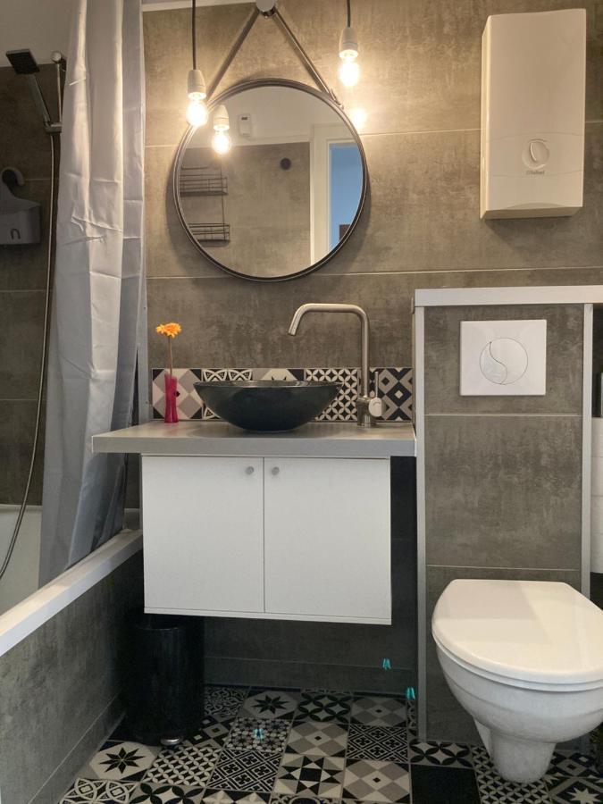 Living At Saarpartments -Adults Only- 2 Bedroom, Netflix - Business & Holiday Apartments For Long- And Short Term Stay, 3 Min To Train Station, Secure E-Bike Parking! Σααρμπρύκεν Εξωτερικό φωτογραφία